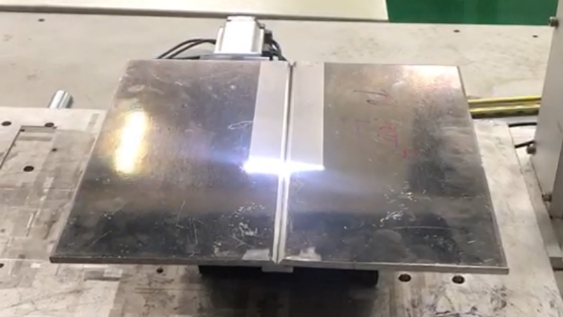 Aluminum alloy oxide film removal